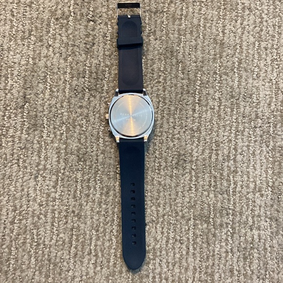 Perry Ellis Mens Watch - Picture 4 of 5